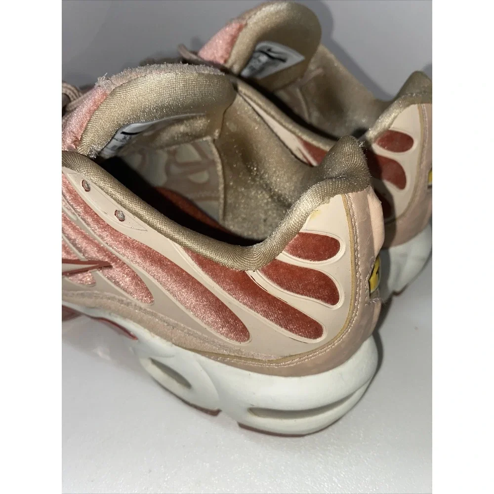 Nike Air Max Plus LX TN 1 Womens Suede Velvet Dusty Peach Pink AH6788-201 Sz 8.5